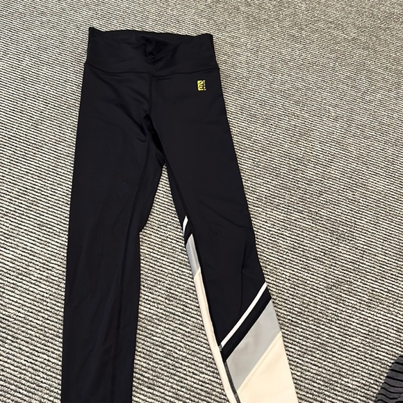 P.E NATION legging. One leg print - Picture 1 of 4